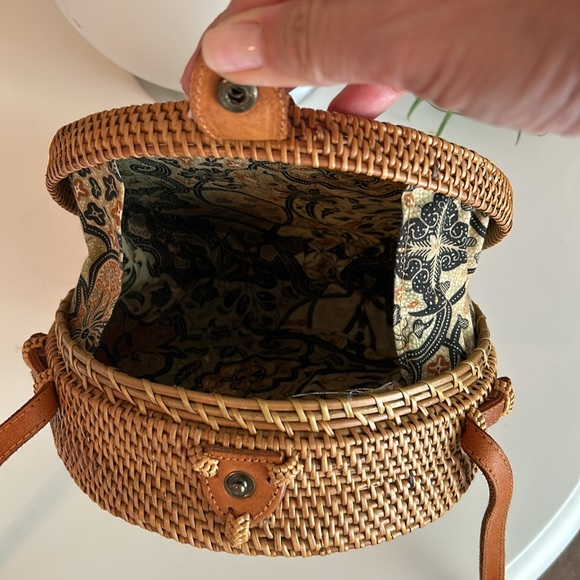 Round Rattan Bag - Picture 6 of 7